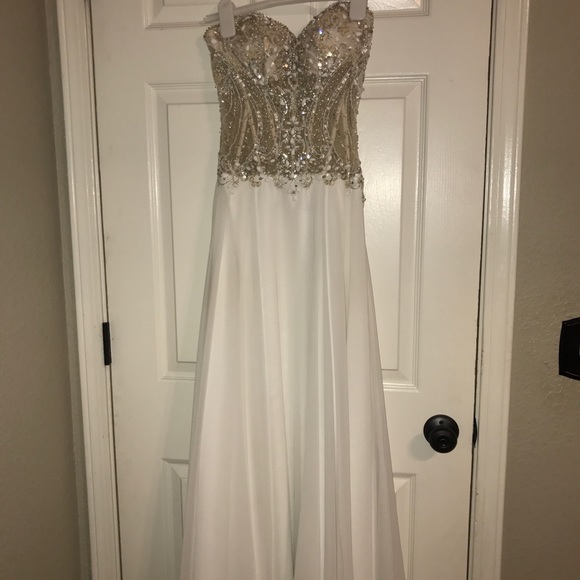 Prom dress with shoes! - Picture 1 of 6